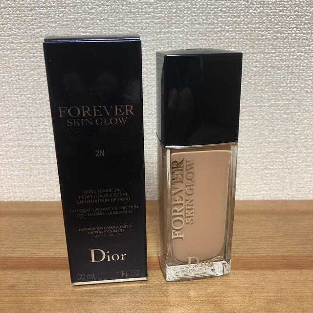 Dior スキンフォーエバー　フルイドグロウ　ファンデーション