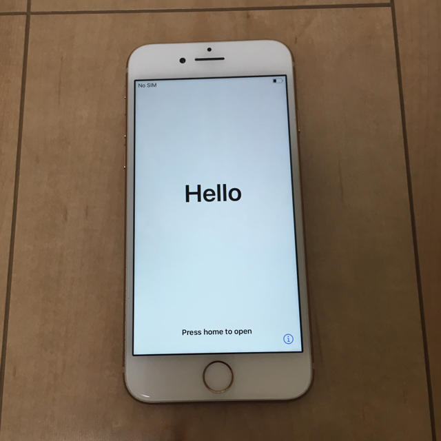 iPhone 8 Gold 64GB SIMロック解除済