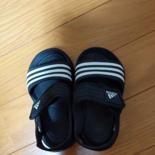 アディダス(adidas)のアディダス　サンダル　(サンダル)