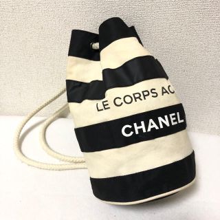 シャネル(CHANEL)の【CHANEL】巾着バッグ★　ボーダー　白×黒　 ショルダーバッグ(ショルダーバッグ)