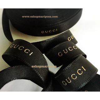 グッチ(Gucci)のグッチリボン🎀 1m ブラック x ゴールドロゴ入り グログラン 黒 x 金 (ラッピング/包装)