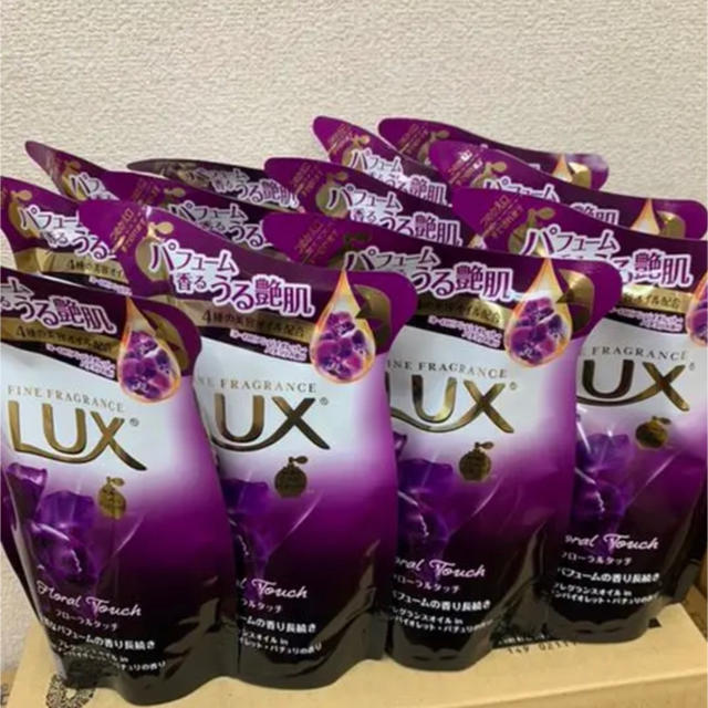 LUX(ラックス)のLUX ボディソープ《フローラルタッチ》詰め替え12個セット コスメ/美容のボディケア(ボディソープ/石鹸)の商品写真