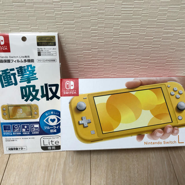 Nintendo　Switch Lite Yellow本体+液晶保護フィルム