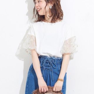 ナチュラルクチュール(natural couture)のnatural couture 花刺繍チュール半袖プルオーバー(カットソー(半袖/袖なし))