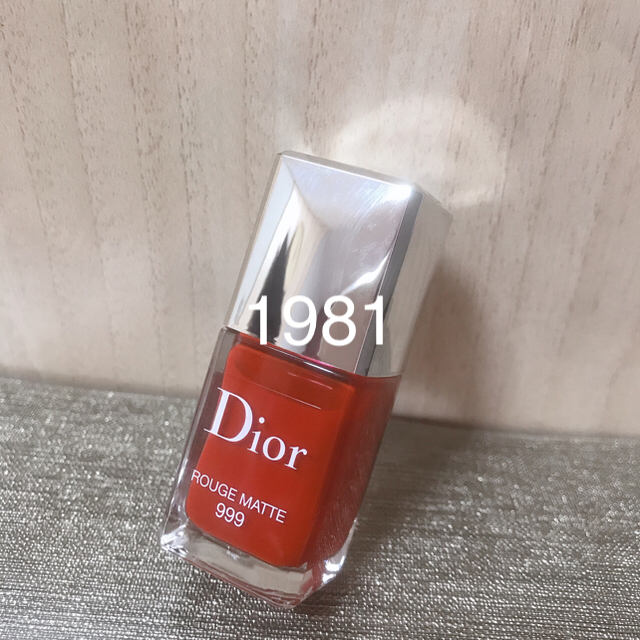 Dior(ディオール)のdior  ヴェルニ マット 999 限定色 コスメ/美容のネイル(マニキュア)の商品写真