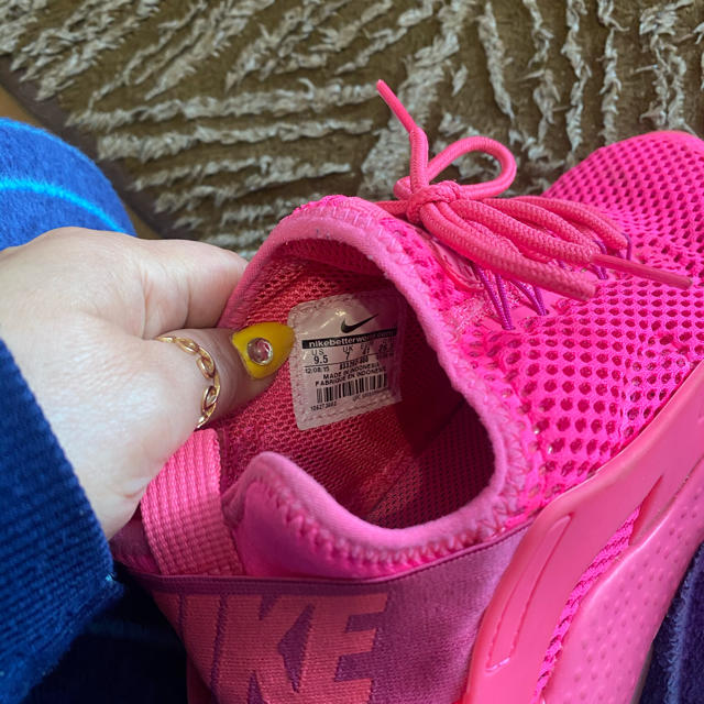 NIKE(ナイキ)のナイキNIKE ハラチ　ピンク メンズの靴/シューズ(スニーカー)の商品写真