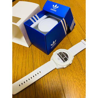 アディダス(adidas)のadidas 腕時計 白(腕時計(デジタル))