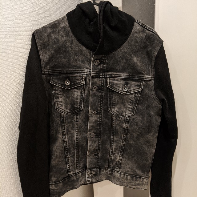 H&M(エイチアンドエム)のデニムジャケットＧジャン メンズのジャケット/アウター(Gジャン/デニムジャケット)の商品写真
