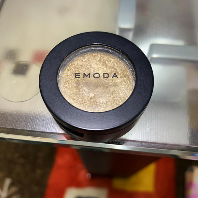 EMODA(エモダ)のエモダ コスメティクス インプレッシブアイカラー (ゴールドメタル) 2.0g コスメ/美容のベースメイク/化粧品(アイシャドウ)の商品写真