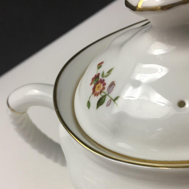 Royal Doulton(ロイヤルドルトン)の新品未使用品　ロイヤルクラウンダービー ポジー　ポット　S インテリア/住まい/日用品のキッチン/食器(食器)の商品写真