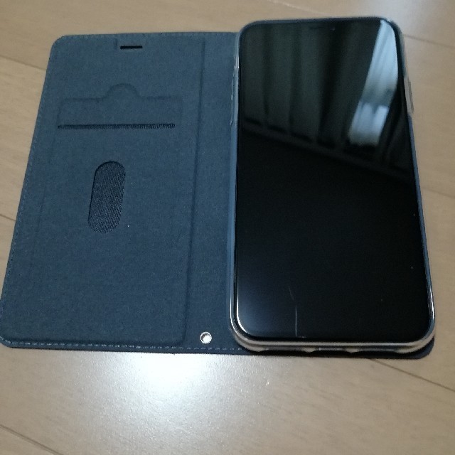 Apple iPhone11 ブラック　64GB au