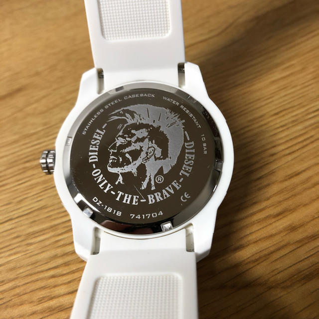 DIESEL(ディーゼル)のディーゼル　白　腕時計　限定 メンズの時計(腕時計(アナログ))の商品写真