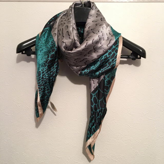 DIESEL(ディーゼル)のDIESELスカーフ レディースのファッション小物(バンダナ/スカーフ)の商品写真