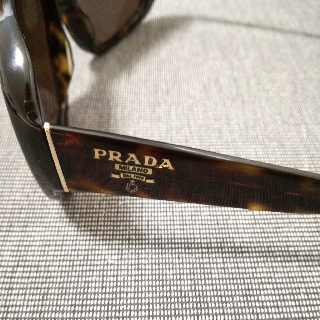 PRADA(プラダ)のPRADAサングラス レディースのファッション小物(サングラス/メガネ)の商品写真