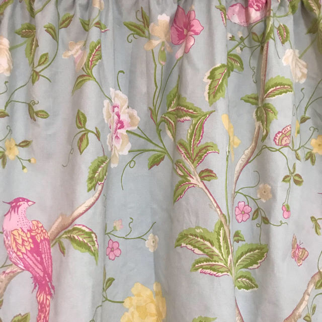 LAURA ASHLEY - 〈専用〉ローラアシュレイ カーテン2枚組の通販 by な