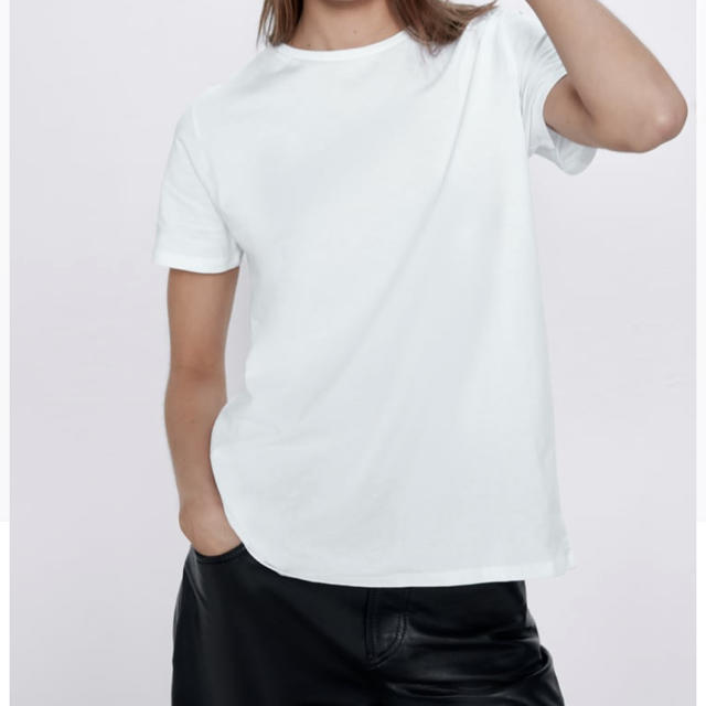 ZARA(ザラ)のZARA ベーシック　Tシャツ レディースのトップス(Tシャツ(半袖/袖なし))の商品写真