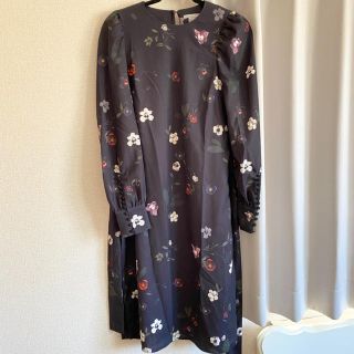 アメリヴィンテージ(Ameri VINTAGE)のH&M 花柄ワンピース(ひざ丈ワンピース)