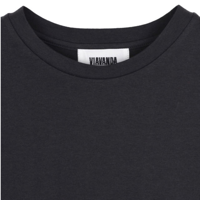 VIAVANDA 変形Tシャツ　ブラック　完売！ レディースのトップス(Tシャツ(長袖/七分))の商品写真
