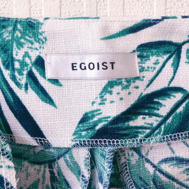 EGOIST(エゴイスト)のEGOIST ハイウエストテーパードパンツ レディースのパンツ(クロップドパンツ)の商品写真