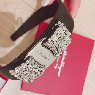 サルヴァトーレフェラガモ(Salvatore Ferragamo)のフェラガモ　キラキラカチューシャ(カチューシャ)