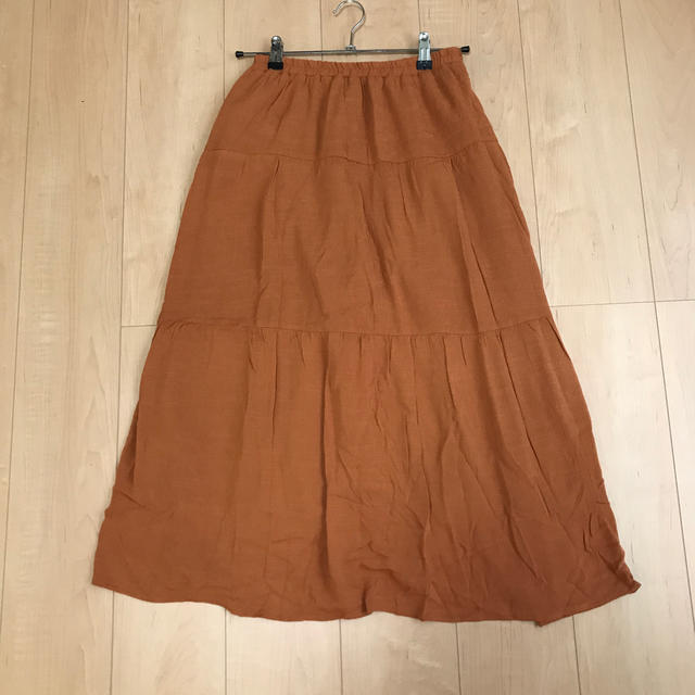 くすみオレンジのマキシスカート レディースのスカート(ロングスカート)の商品写真