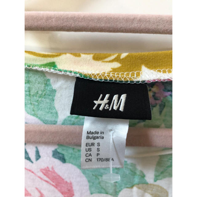 H&H(エイチアンドエイチ)の新品！H&MパフスリーブＴシャツ レディースのトップス(Tシャツ(半袖/袖なし))の商品写真