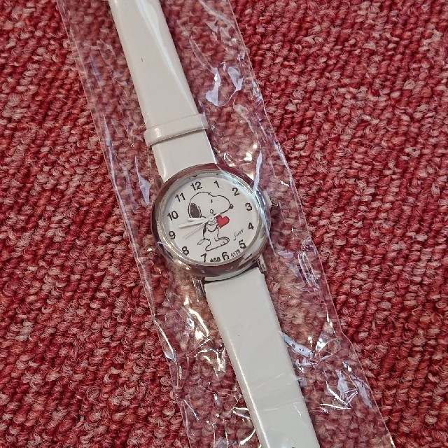 SNOOPY(スヌーピー)のスヌーピー 腕時計 ホワイト キッズ/ベビー/マタニティのこども用ファッション小物(腕時計)の商品写真