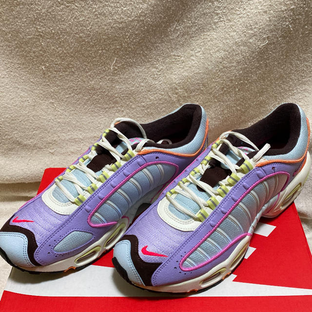 NIKE(ナイキ)のNIKE AIR MAX TAILWIND IV 未使用　27.5cm メンズの靴/シューズ(スニーカー)の商品写真