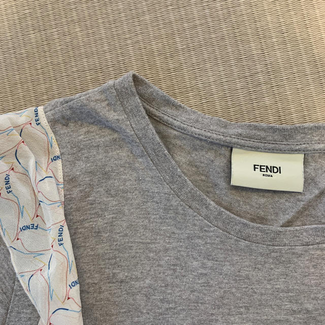 FENDI(フェンディ)の最終値下げ‼️ 2枚セット　FENDI  Tシャツ　 キッズ/ベビー/マタニティのキッズ服女の子用(90cm~)(Tシャツ/カットソー)の商品写真