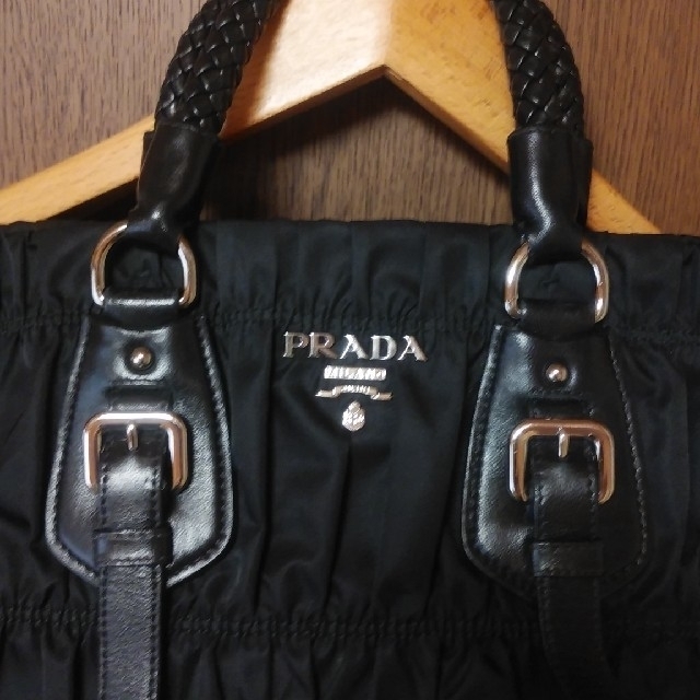 PRADA　フランス直営店購入　プラダ　ショルダーバッグ　バッグ　バック