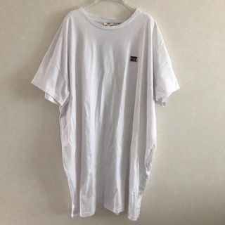 リーバイス(Levi's)のリーバイス バックロゴ ロングTシャツ オーバーTシャツ　美品(Tシャツ(半袖/袖なし))