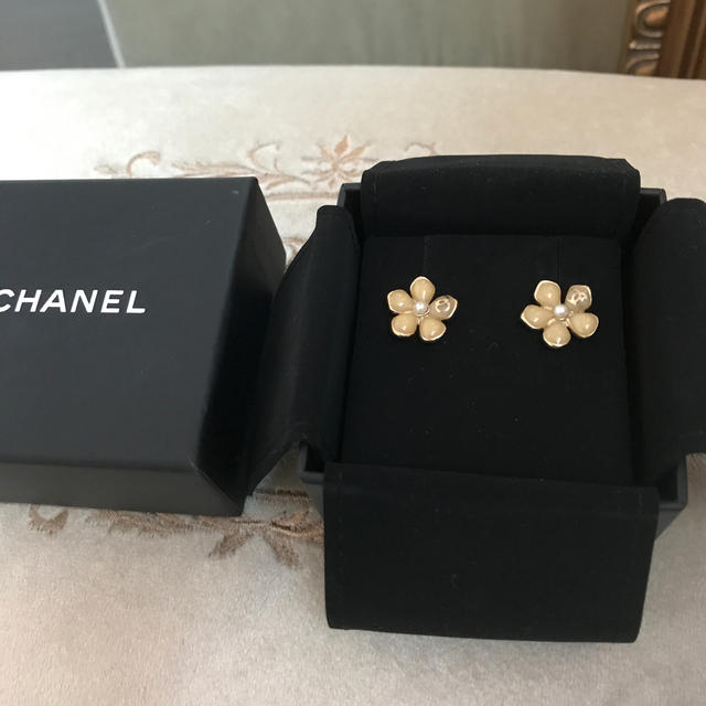 アクセサリーCHANEL シャネル ピアス フラワー