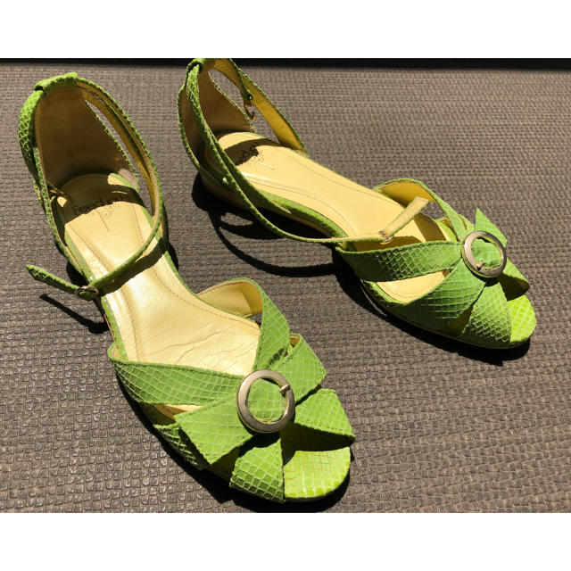 Odette e Odile(オデットエオディール)のサンダル　ユナイテッドアローズ　ライムカラー　ライトグリーン　黄緑 レディースの靴/シューズ(サンダル)の商品写真