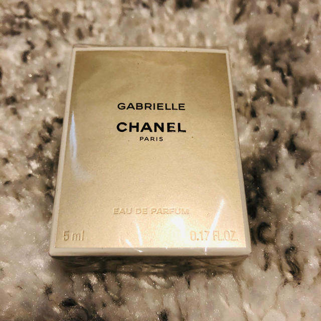 CHANEL(シャネル)のシャネル GABRIELLE ESSENCE 5mL コスメ/美容の香水(香水(女性用))の商品写真