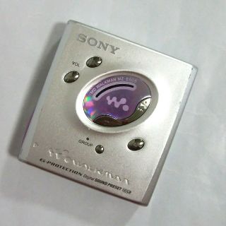 ソニー(SONY)の【お得品！】 ソニー MZ-E505-V バイオレット MDウォークマン(ポータブルプレーヤー)