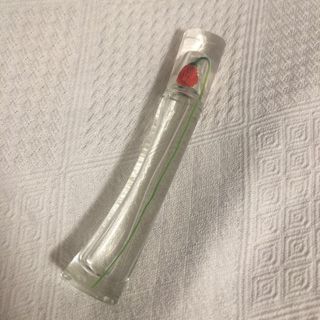ケンゾー(KENZO)のケンゾー　フラワー バイ オーデトワレ 30ml(香水(女性用))