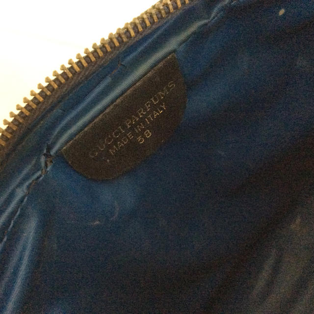 Gucci(グッチ)のGUCCIオールドグッチパルファムGGセカンドバッグネイビー系化粧ポーチ メンズのバッグ(その他)の商品写真