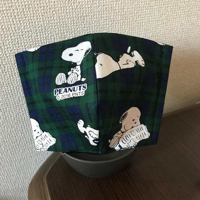 SNOOPY(スヌーピー)のインナーマスク。大人用です(൦◟̆◞̆൦) ハンドメイドのハンドメイド その他(その他)の商品写真