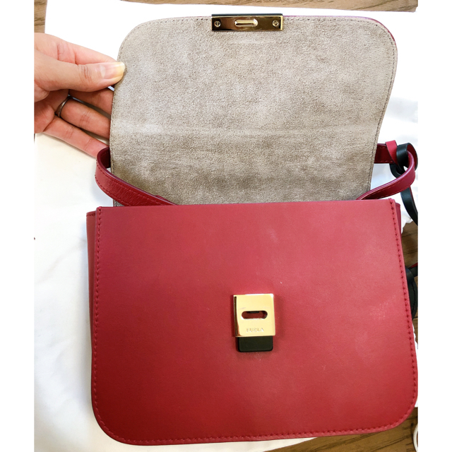 茶まめさま【美品】FURLA ショルダーバッグ