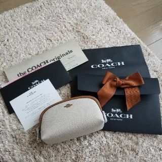 コーチ(COACH)のCOACH　メイクポーチ　新品　未使用(ポーチ)