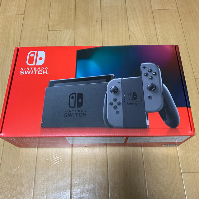 Nintendo Switch(ニンテンドースイッチ)の新型　任天堂スイッチ　本体　グレー エンタメ/ホビーのゲームソフト/ゲーム機本体(家庭用ゲーム機本体)の商品写真