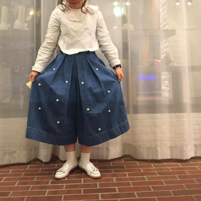 希少】MUVEIL ミュベール パール付き デニムパンツ お花ワッペン