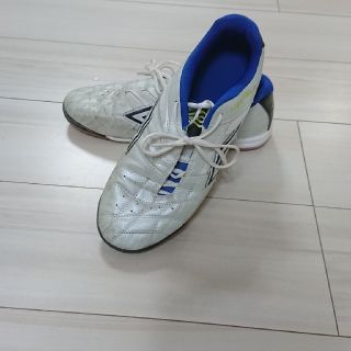 アンブロ(UMBRO)のUMBRO フットサルシューズ (シューズ)