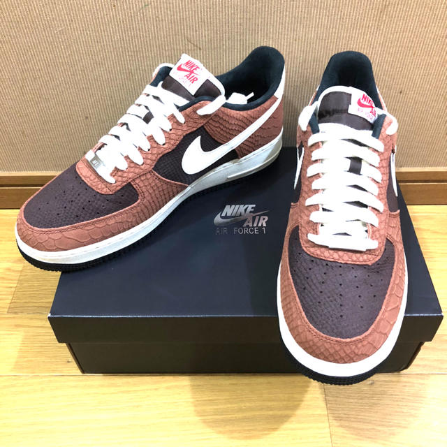 NIKE(ナイキ)の込 海外 限定 NIKE AIR FORCE 1 PRM RED BARK メンズの靴/シューズ(スニーカー)の商品写真