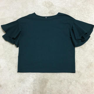 ユニクロ(UNIQLO)のユニクロ　フリル袖Tシャツ  グリーン Mサイズ 未使用(Tシャツ(半袖/袖なし))