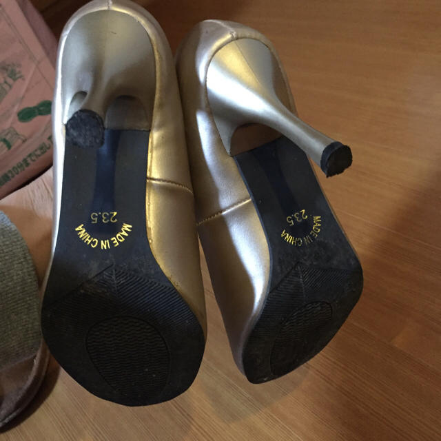 パンプス マット ゴールド レディースの靴/シューズ(ハイヒール/パンプス)の商品写真