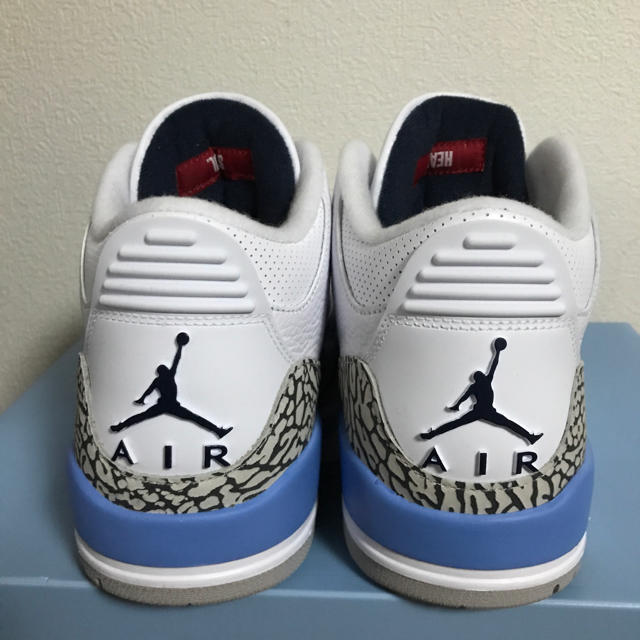 NIKE(ナイキ)のNIKE AIR JORDAN3 RETRO UNC ノースカロライナ セメント メンズの靴/シューズ(スニーカー)の商品写真