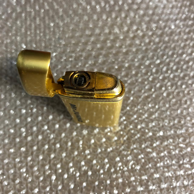 ZIPPO(ジッポー)のゴールドライター メンズのファッション小物(タバコグッズ)の商品写真
