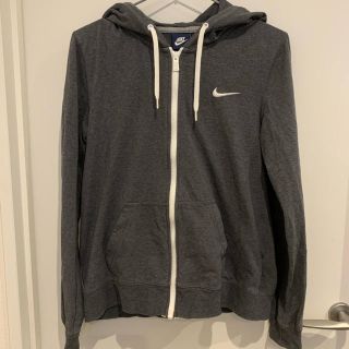 ナイキ(NIKE)のナイキ　パーカー(パーカー)