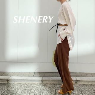 ユナイテッドアローズ(UNITED ARROWS)の新作⚡️¥15400【SHENERY】センタープレスストレートパンツ(カジュアルパンツ)